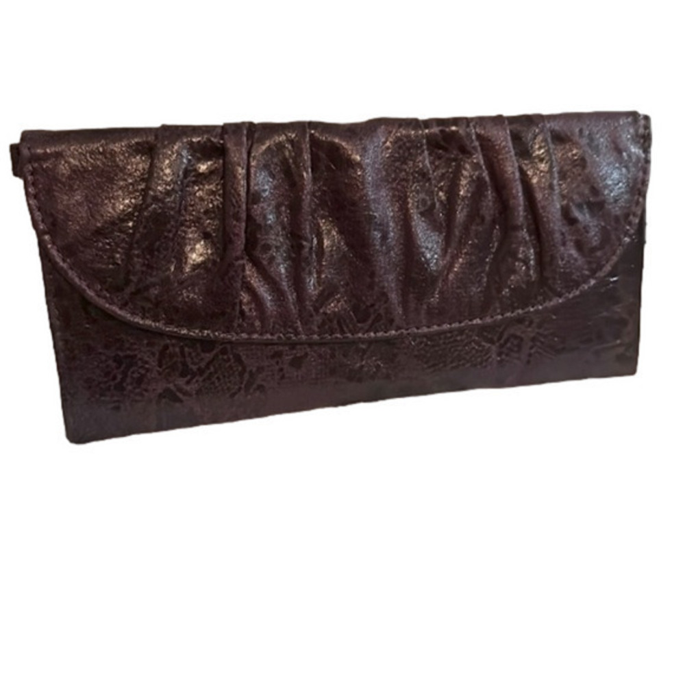 🔴Clutch/wristlet Ladies several compartments purple